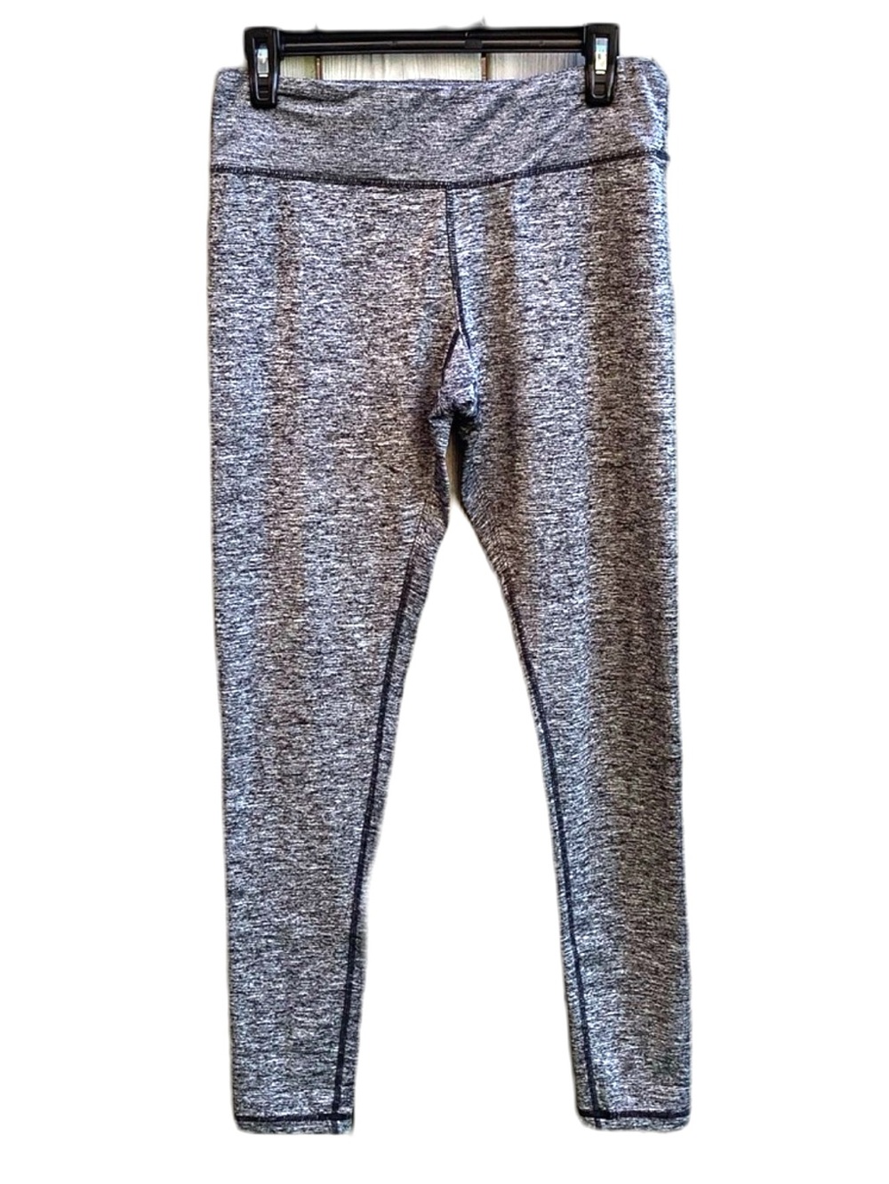Woman’s Athletic Pants With Waistband Pocket